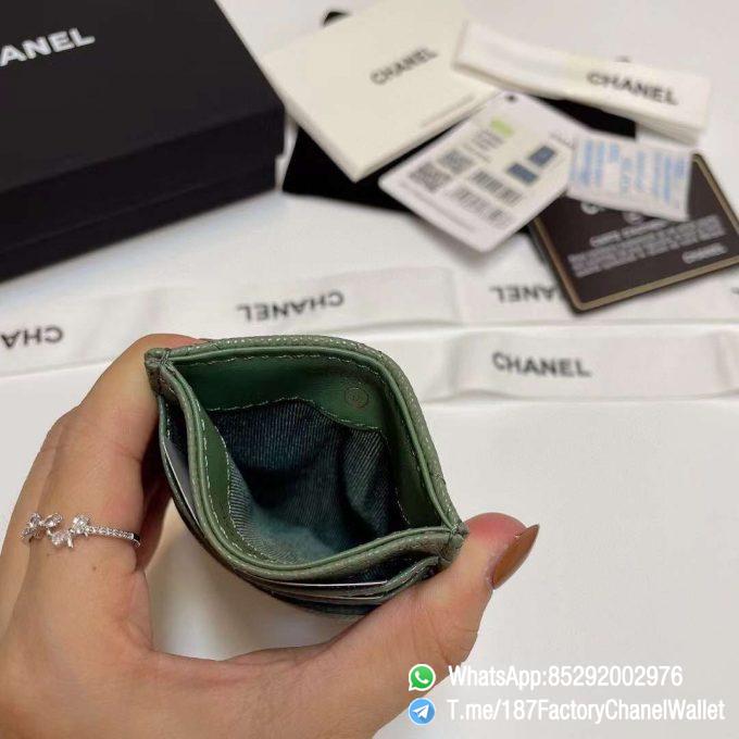 187 Factory Chanel Classic Card Holder Vert Benghal Green Grained Shiny Gold Tone Metal 07