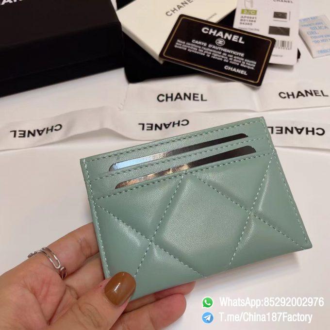 187 Factory Bags Chanel 19 Card Holder Aqua Green Shiny Lambskin Gold Tone Metal 03