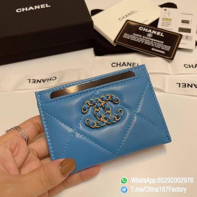 187 Factory Bags Chanel 19 Card Holder Blue Shiny Lambskin Gold Tone Metal 01