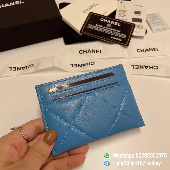 187 Factory Bags Chanel 19 Card Holder Blue Shiny Lambskin Gold Tone Metal 03