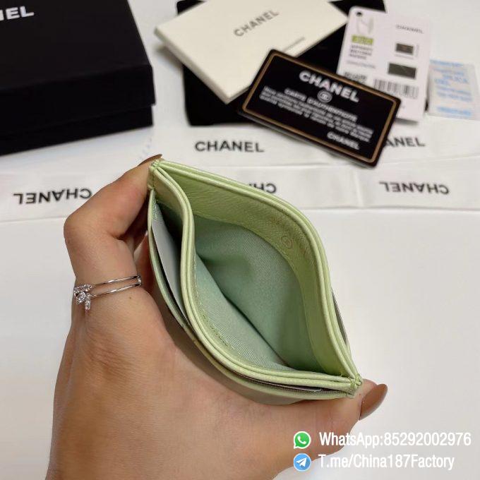 187 Factory Bags Chanel 19 Card Holder Cute Green Shiny Lambskin Gold Tone Metal 06