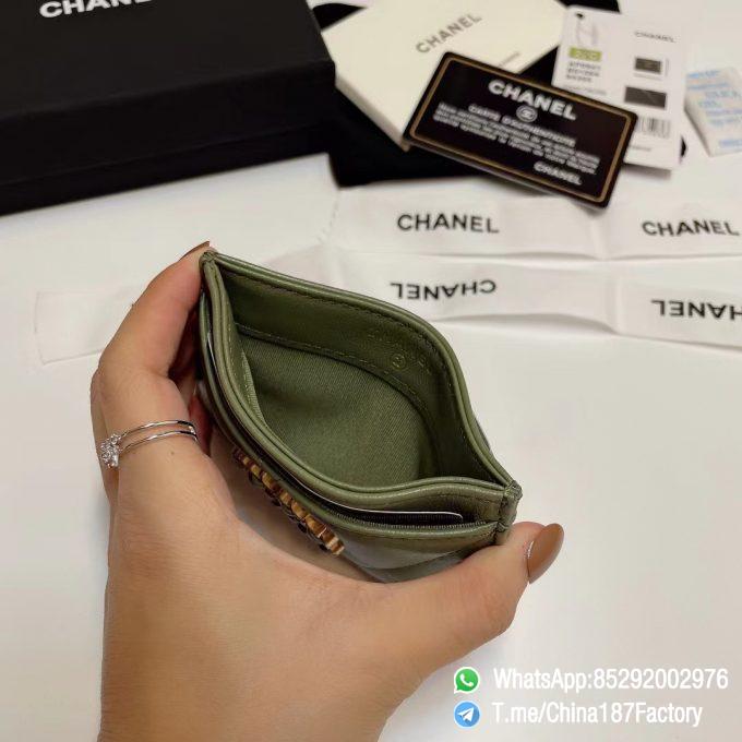 187 Factory Bags Chanel 19 Card Holder Meadow Green Shiny Lambskin Gold Tone Metal 06