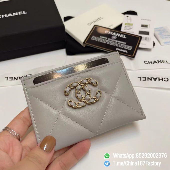 187 Factory Bags Chanel 19 Card Holder Pearl Grey Shiny Lambskin Gold Tone Metal 01