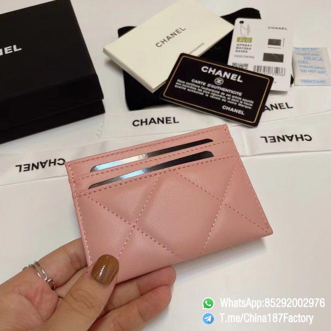 187 Factory Bags Chanel 19 Card Holder Pink Shiny Lambskin Gold Tone Metal 03