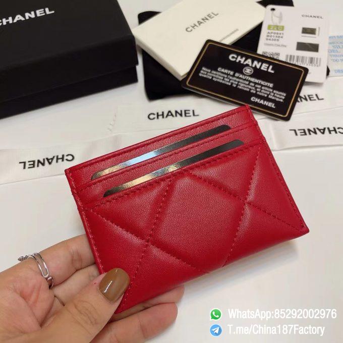 187 Factory Bags Chanel 19 Card Holder Red Shiny Lambskin Gold Tone Metal 03