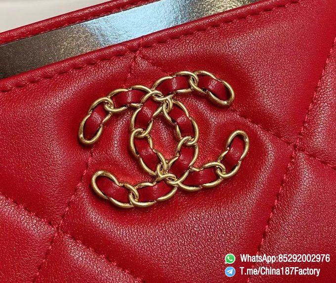 187 Factory Bags Chanel 19 Card Holder Red Shiny Lambskin Gold Tone Metal 09