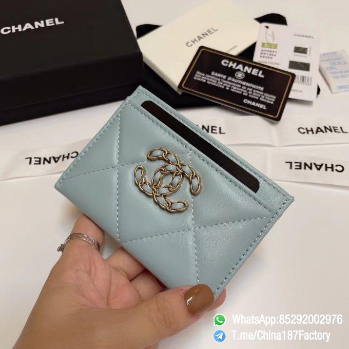 187 Factory Bags Chanel 19 Card Holder Sky Blue Shiny Lambskin Gold Tone Metal 02