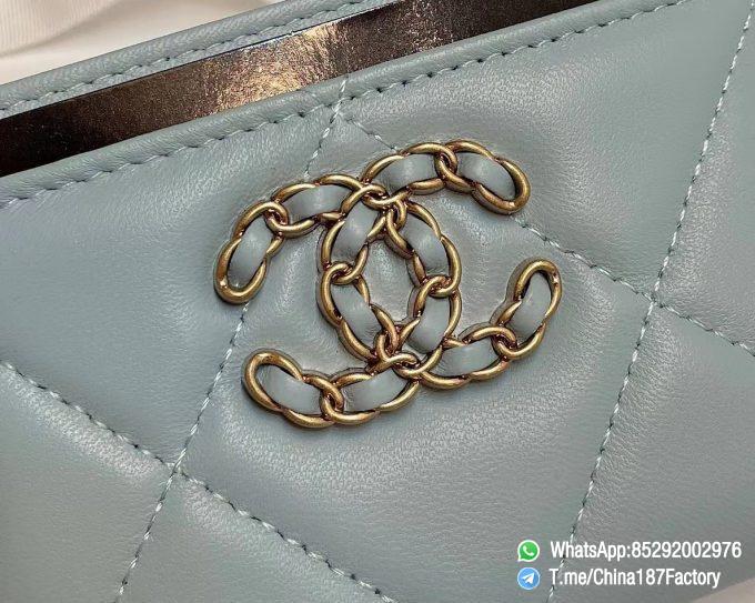 187 Factory Bags Chanel 19 Card Holder Sky Blue Shiny Lambskin Gold Tone Metal 09