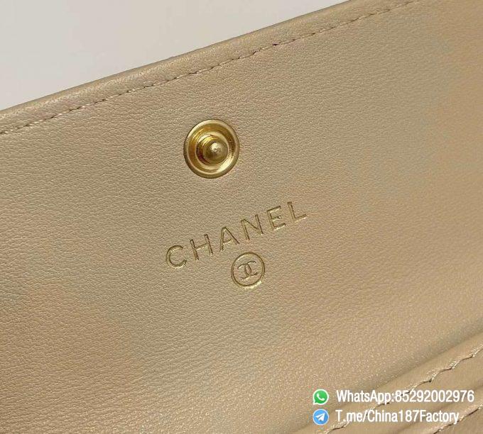 187 Factory Bags Chanel 19 Flap Card Holder Beige Shiny Lambskin Gold Tone Metal 08