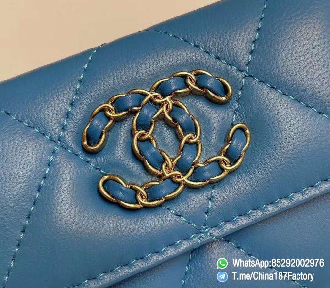 187 Factory Bags Chanel 19 Flap Card Holder Blue Shiny Lambskin Gold Tone Metal 09