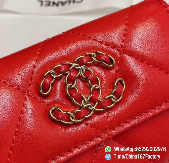 187 Factory Bags Chanel 19 Flap Card Holder Bright Red Shiny Lambskin Gold Tone Metal 08