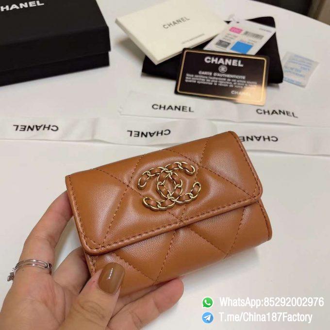 187 Factory Bags Chanel 19 Flap Card Holder Brown Shiny Lambskin Gold Tone Metal 01