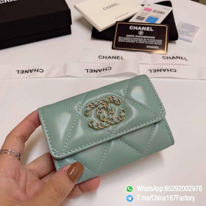 187 Factory Bags Chanel 19 Flap Card Holder Cavalier Seul Blue Shiny Lambskin Gold Tone Metal 01