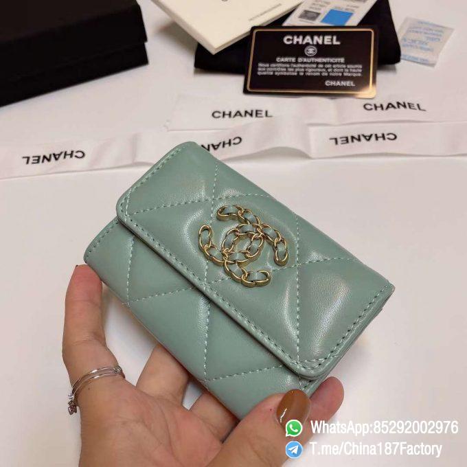 187 Factory Bags Chanel 19 Flap Card Holder Cavalier Seul Blue Shiny Lambskin Gold Tone Metal 02