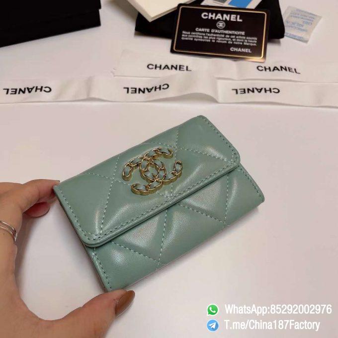 187 Factory Bags Chanel 19 Flap Card Holder Cavalier Seul Blue Shiny Lambskin Gold Tone Metal 04