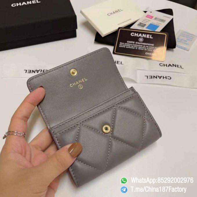 187 Factory Bags Chanel 19 Flap Card Holder Grey Shiny Lambskin Gold Tone Metal 06