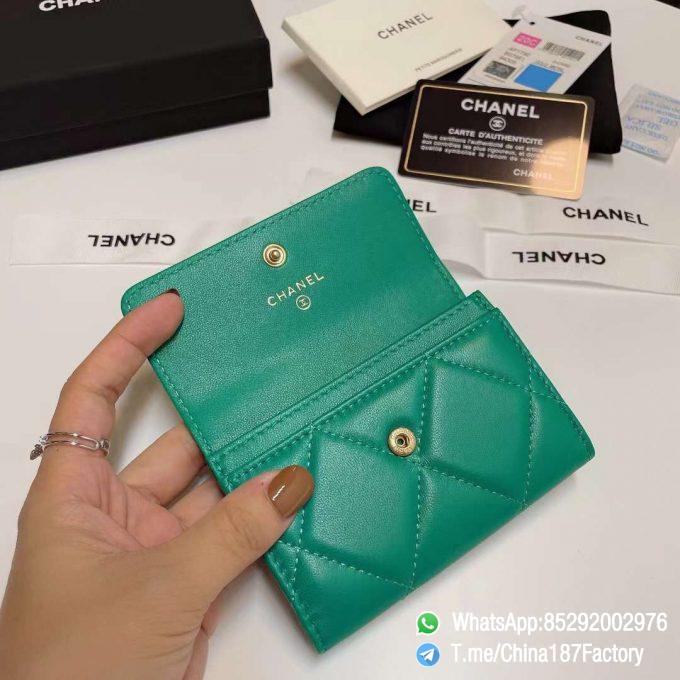 187 Factory Bags Chanel 19 Flap Card Holder Mint Green Shiny Lambskin Gold Tone Metal 06