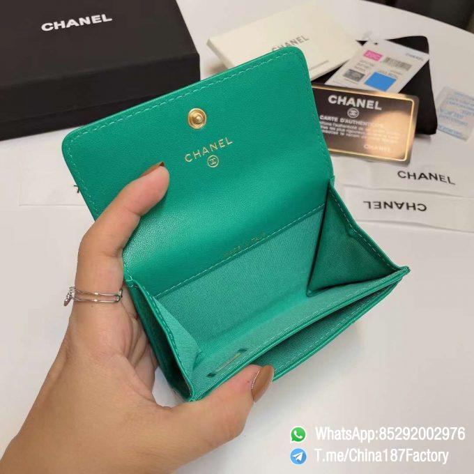 187 Factory Bags Chanel 19 Flap Card Holder Mint Green Shiny Lambskin Gold Tone Metal 07