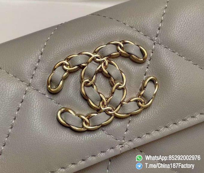 187 Factory Bags Chanel 19 Flap Card Holder Pearl Grey Shiny Lambskin Gold Tone Metal 09