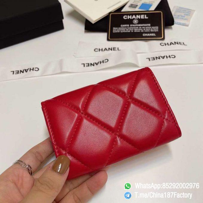 187 Factory Bags Chanel 19 Flap Card Holder Red Shiny Lambskin Gold Tone Metal 03