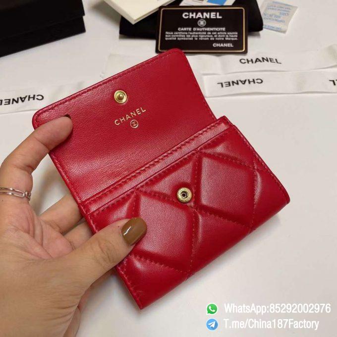 187 Factory Bags Chanel 19 Flap Card Holder Red Shiny Lambskin Gold Tone Metal 06