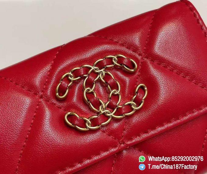 187 Factory Bags Chanel 19 Flap Card Holder Red Shiny Lambskin Gold Tone Metal 09