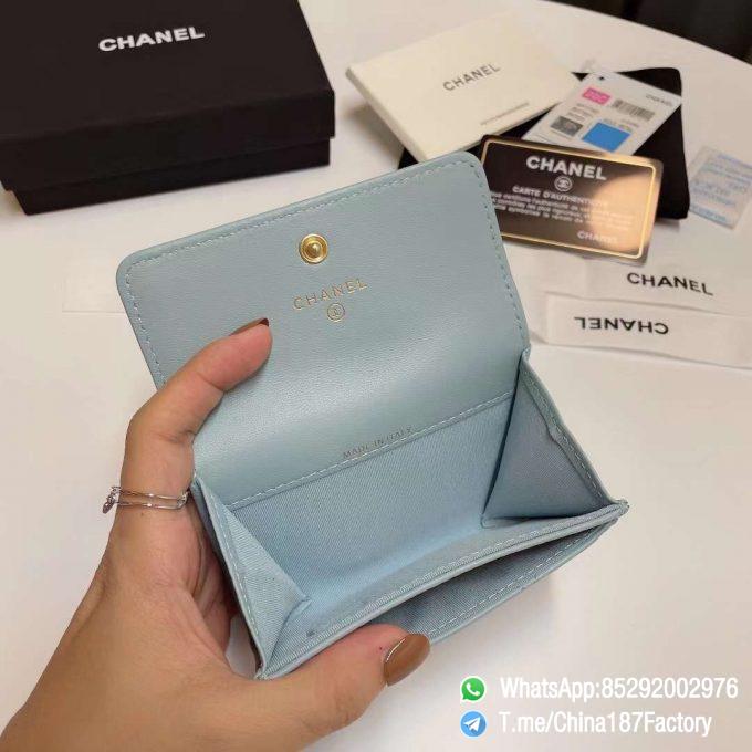 187 Factory Bags Chanel 19 Flap Card Holder Sky Blue Shiny Lambskin Gold Tone Metal 07