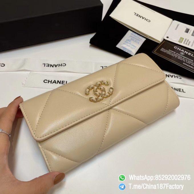 187 Factory Bags Chanel 19 Long Wallet Beige Shiny Lambskin Gold Tone Metal 04