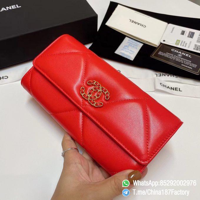 187 Factory Bags Chanel 19 Long Wallet Bright Red Shiny Lambskin Gold Tone Metal 02