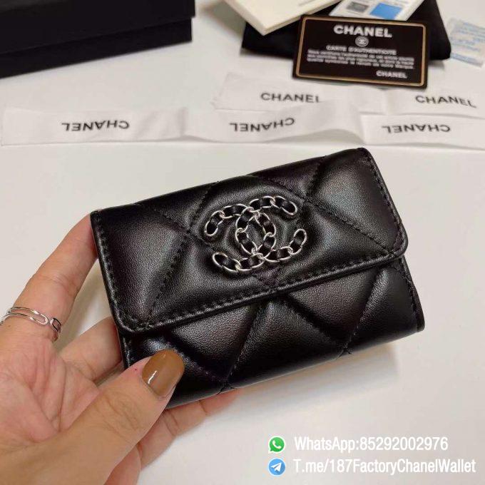 187 Factory Chanel 19 Flap Card Holder Black Shiny Lambskin Silver Tone Ruthenium Finish Metal 01