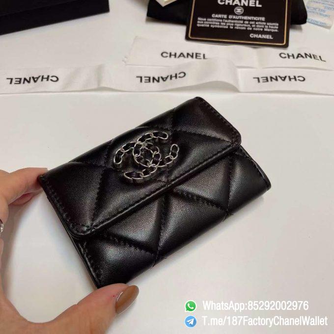 187 Factory Chanel 19 Flap Card Holder Black Shiny Lambskin Silver Tone Ruthenium Finish Metal 03