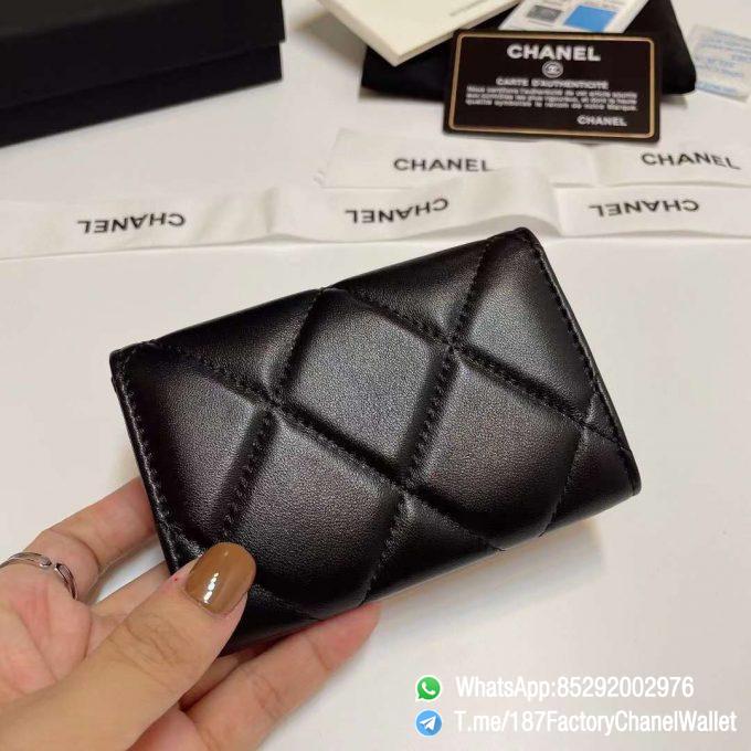 187 Factory Chanel 19 Flap Card Holder Black Shiny Lambskin Silver Tone Ruthenium Finish Metal 04