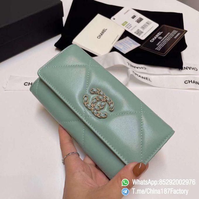 187 Factory Bags Chanel 19 Middle Cambon Wallet Aqua Green Shiny Lambskin Gold Tone Metal 02