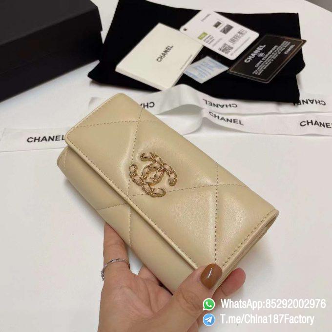 187 Factory Bags Chanel 19 Middle Cambon Wallet Beige Shiny Lambskin Gold Tone Metal 02