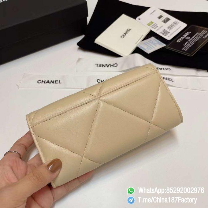 187 Factory Bags Chanel 19 Middle Cambon Wallet Beige Shiny Lambskin Gold Tone Metal 03