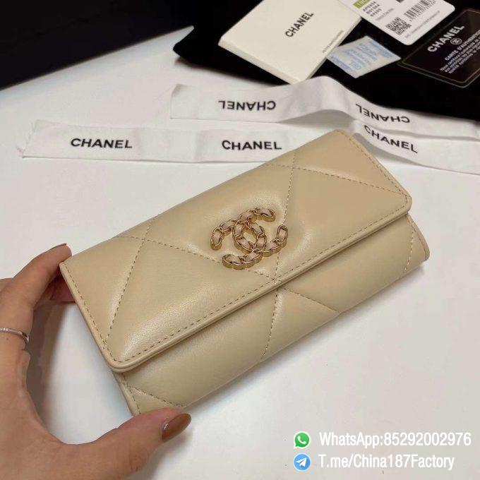 187 Factory Bags Chanel 19 Middle Cambon Wallet Beige Shiny Lambskin Gold Tone Metal 04