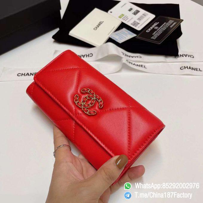 187 Factory Bags Chanel 19 Middle Cambon Wallet Bright Red Shiny Lambskin Gold Tone Metal 02