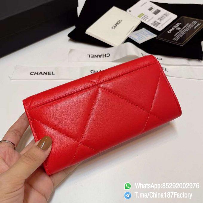 187 Factory Bags Chanel 19 Middle Cambon Wallet Bright Red Shiny Lambskin Gold Tone Metal 03