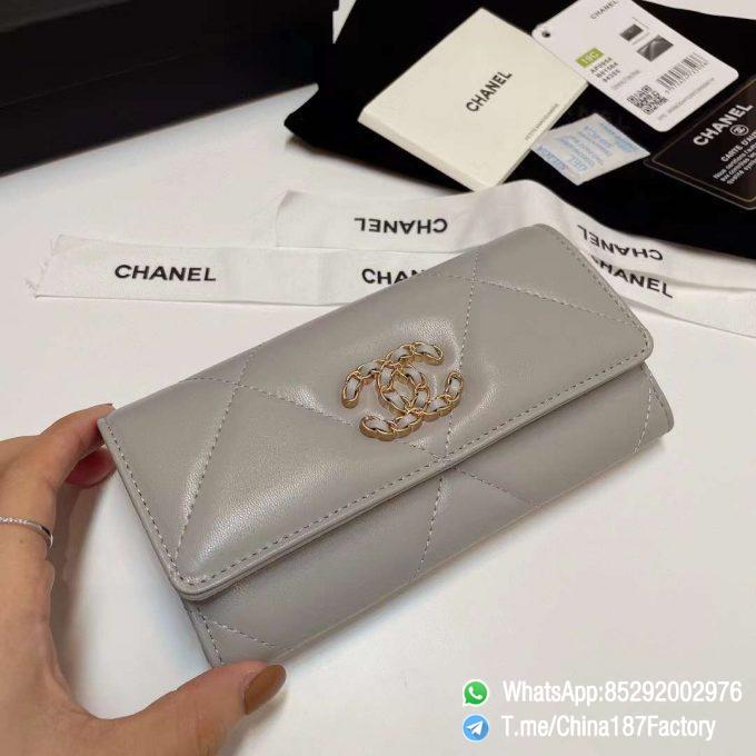 187 Factory Bags Chanel 19 Middle Pearl Gray Snap Fastener Black Shiny Lambskin Gold Tone Metal 04