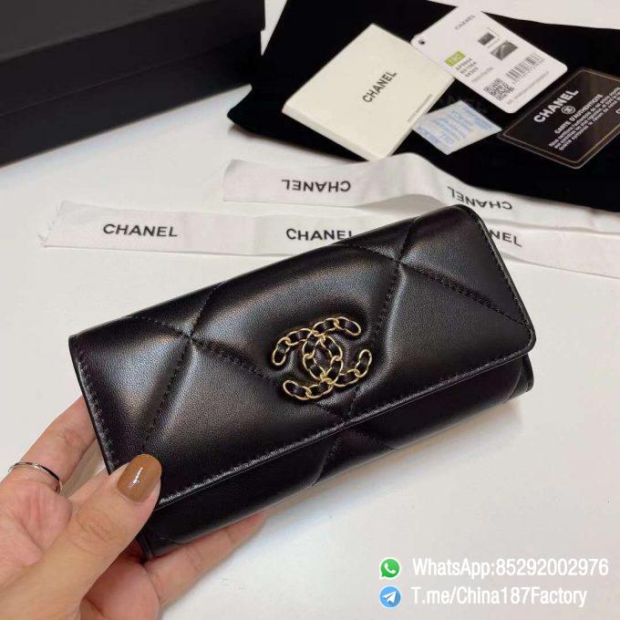 187 Factory Bags Chanel 19 Middle Wallet Snap Fastener Black Shiny Lambskin Gold Tone Metal 01