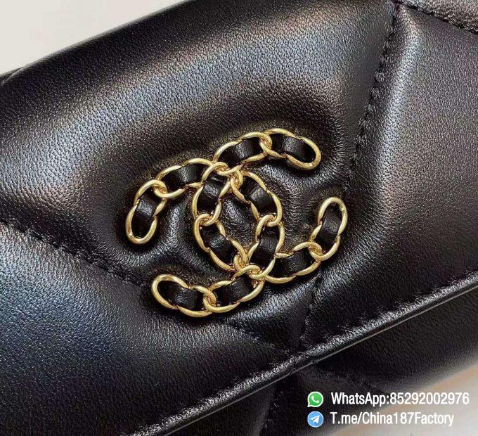 187 Factory Bags Chanel 19 Middle Wallet Snap Fastener Black Shiny Lambskin Gold Tone Metal 09