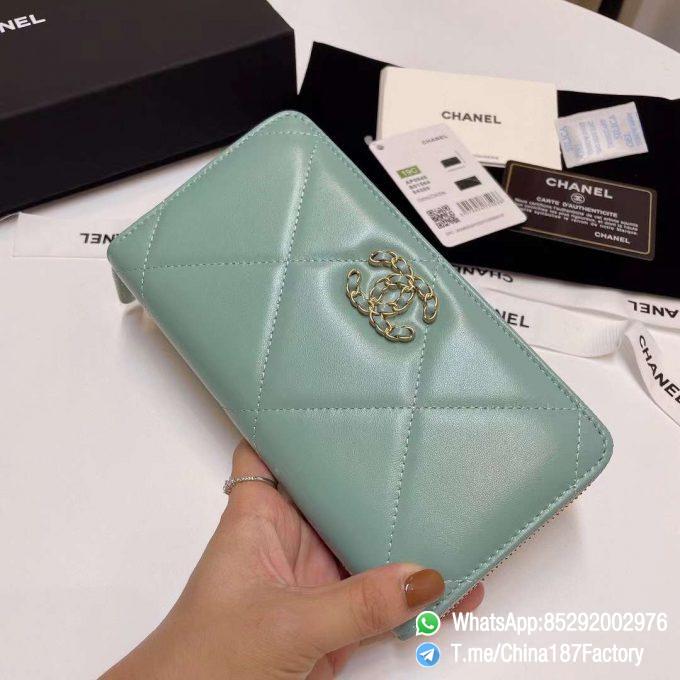 187 Factory Bags Chanel 19 Zipped Long Wallet Aqua Green Shiny Lambskin Gold Tone Metal 02