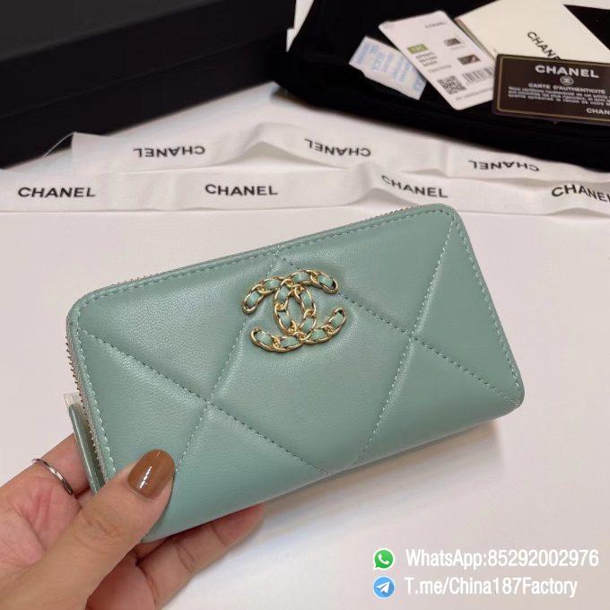 187 Factory Middle Chanel 19 Zipped Wallet Aqua Green Shiny Lambskin Gold Tone Metal 01