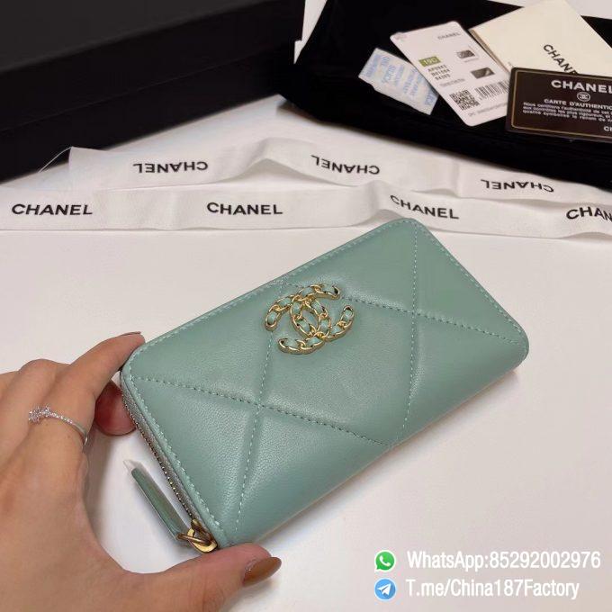 187 Factory Middle Chanel 19 Zipped Wallet Aqua Green Shiny Lambskin Gold Tone Metal 05