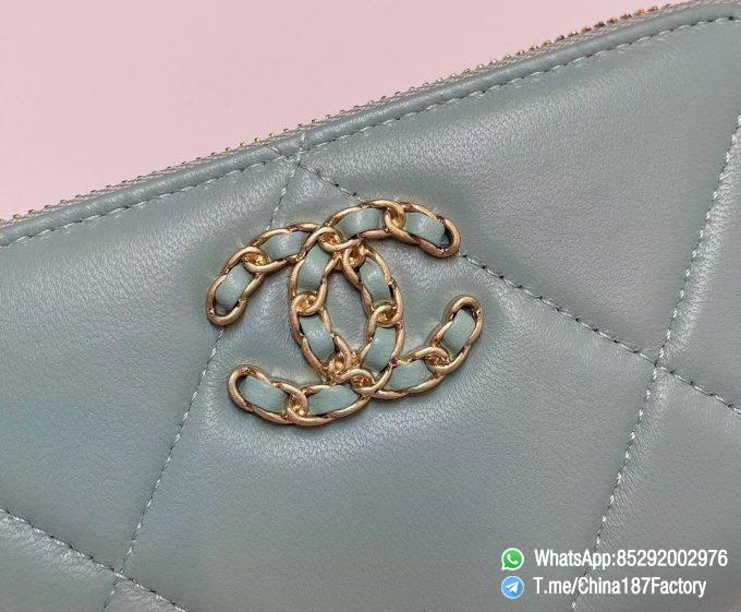 187 Factory Middle Chanel 19 Zipped Wallet Aqua Green Shiny Lambskin Gold Tone Metal 09