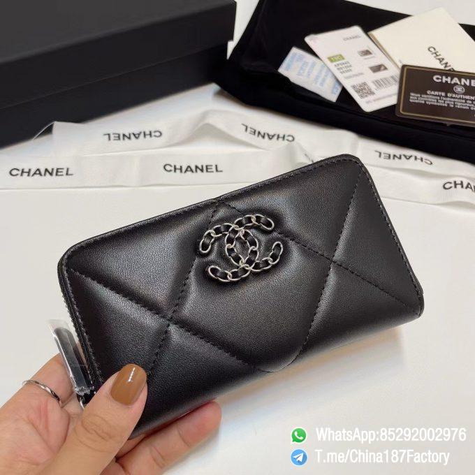 187 Factory Middle Chanel 19 Zipped Wallet Black Shiny Lambskin Silver Tone Metal 01