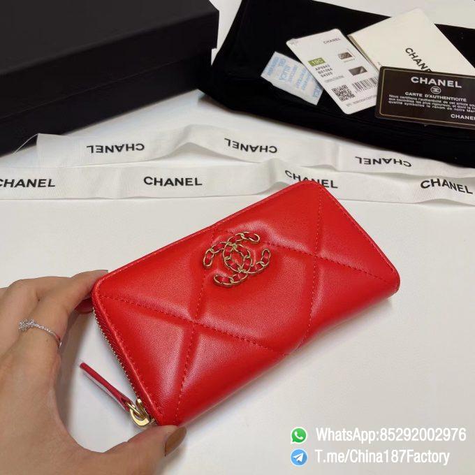 187 Factory Middle Chanel 19 Zipped Wallet Bright Red Shiny Lambskin Gold Tone Metal 04