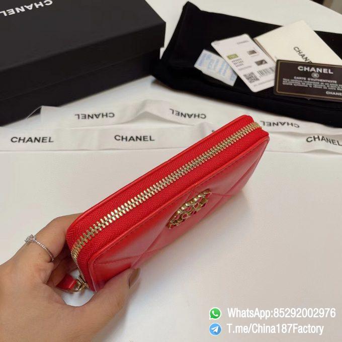 187 Factory Middle Chanel 19 Zipped Wallet Bright Red Shiny Lambskin Gold Tone Metal 05