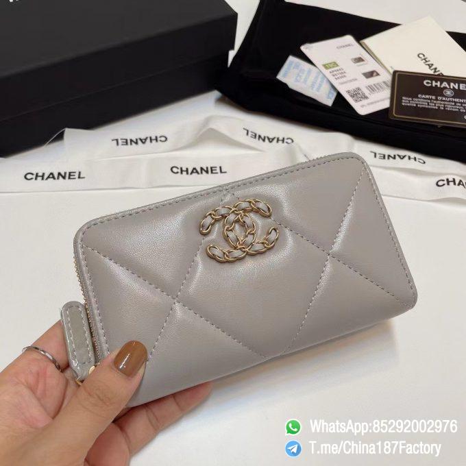 187 Factory Middle Chanel 19 Zipped Wallet Pearl Gray Shiny Lambskin Gold Tone Metal 01