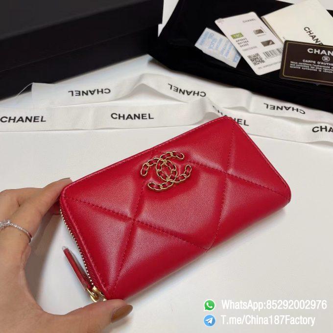 187 Factory Middle Chanel 19 Zipped Wallet Red Shiny Lambskin Gold Tone Metal 04